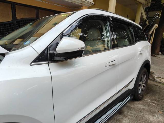 https://images10.gaadi.com/usedgaadi-sellcar/UsedCar/f5b6ce54a/5fc08352-8e76-44fb-a6fb-d1e1c15573d8.jpeg?imwidth=6400