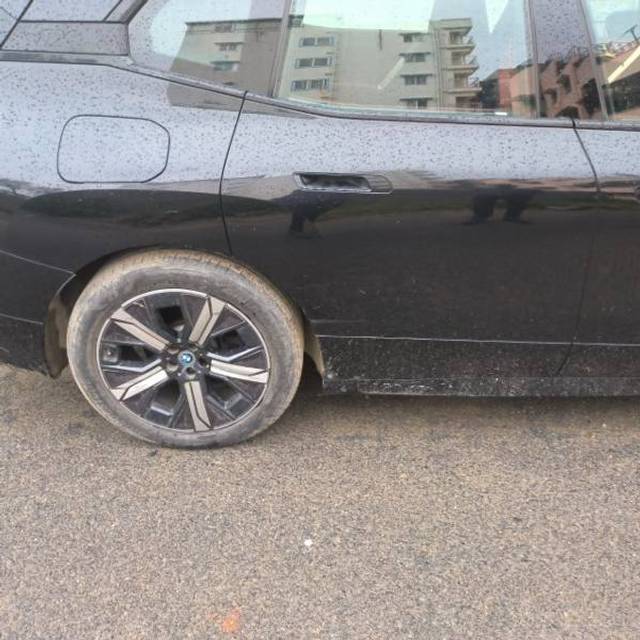 https://images10.gaadi.com/usedgaadi-sellcar/UsedCar/f5b74d89a/13130fbc-1d0e-4736-837c-f6f1e692af41.jpeg?imwidth=6402
