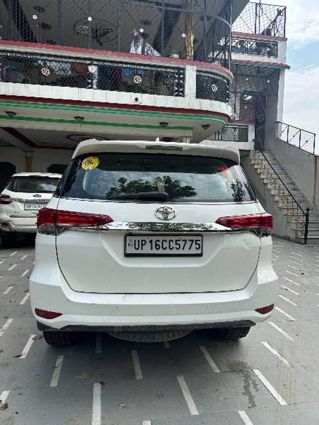 https://images10.gaadi.com/usedgaadi-sellcar/UsedCar/f5b782b9a/723d6ab0-e3b6-4529-a639-522f8648b4c8.jpeg?imwidth=6402