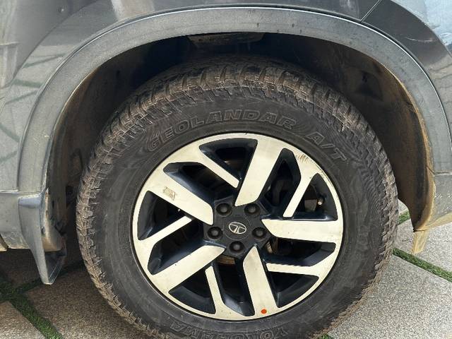 https://images10.gaadi.com/usedgaadi-sellcar/UsedCar/f5b7b343a/64b5422d-bbb4-46e7-9022-b79c5393fc8e.JPG?imwidth=6402
