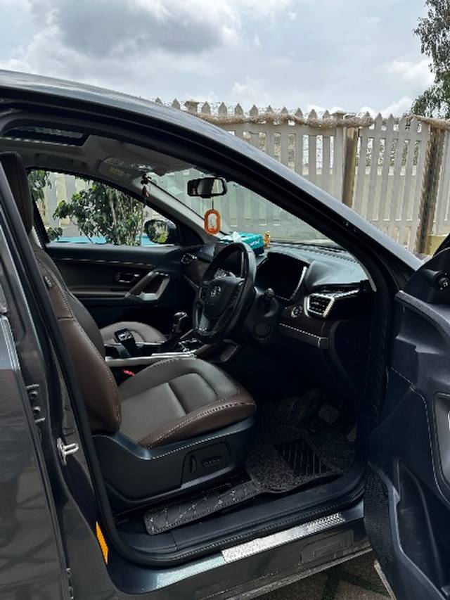 https://images10.gaadi.com/usedgaadi-sellcar/UsedCar/f5b7b343a/ad07f1ef-a16e-465a-a52d-f356894522ee.JPG?imwidth=6401