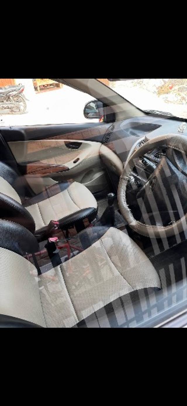 https://images10.gaadi.com/usedgaadi-sellcar/UsedCar/f5b7ef4aa/13f45d9d-67d4-42c1-a129-aab5aafccb15.jpeg?imwidth=6402
