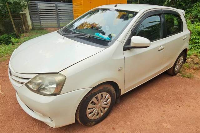 https://images10.gaadi.com/usedgaadi-sellcar/UsedCar/f5b8009ca/0c906212-6ff2-4633-b447-4b421d820ded.jpg?imwidth=6400
