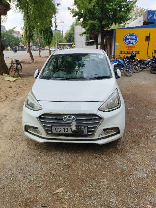 https://images10.gaadi.com/usedgaadi-sellcar/UsedCar/f5b899a2a/b28fbf0f-fc74-4930-8eaf-cf0135838bae.jpg?imwidth=6400