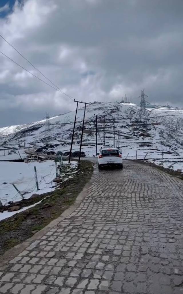 https://images10.gaadi.com/usedgaadi-sellcar/UsedCar/f5b8afb7a/1dd6e9c1-326c-405e-b499-4bd9e9f0a5a0.jpeg?imwidth=6402