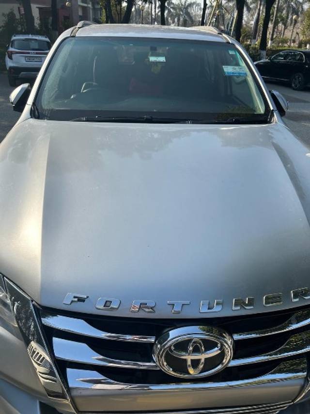 https://images10.gaadi.com/usedgaadi-sellcar/UsedCar/f5b8b55fa/fdf2c97e-3db4-49db-a936-68106313bab7.jpeg?imwidth=6402