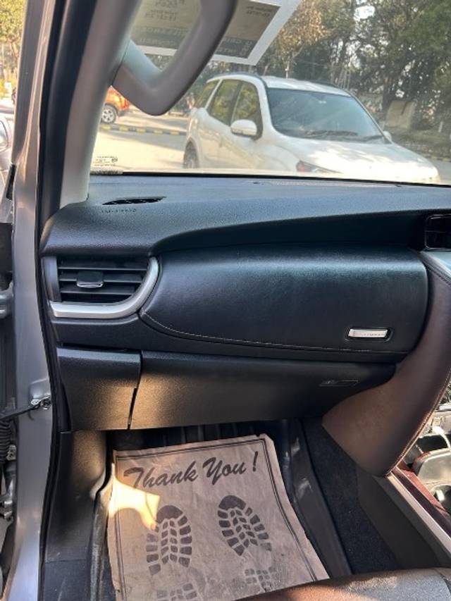 https://images10.gaadi.com/usedgaadi-sellcar/UsedCar/f5b8b55fa/ff9f27f3-d2e3-4295-8e7a-b37c33371559.jpeg?imwidth=6401