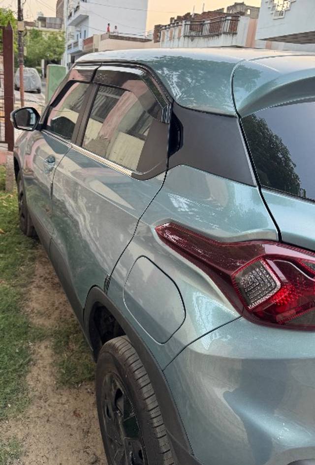 https://images10.gaadi.com/usedgaadi-sellcar/UsedCar/f5b8da7ba/8b421bfe-c1ba-4348-bbd9-8e60596384e2.jpeg?imwidth=6402