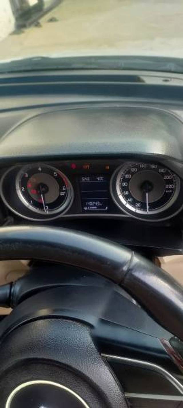 https://images10.gaadi.com/usedgaadi-sellcar/UsedCar/f5b8ec04a/71c77d16-733d-4fda-bdd0-3d642a9e7f1c.jpg?imwidth=6401
