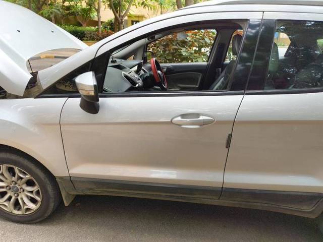 https://images10.gaadi.com/usedgaadi-sellcar/UsedCar/f5b92af8a/e733122b-f403-4b2b-9134-2040933393ef.jpg?imwidth=6402