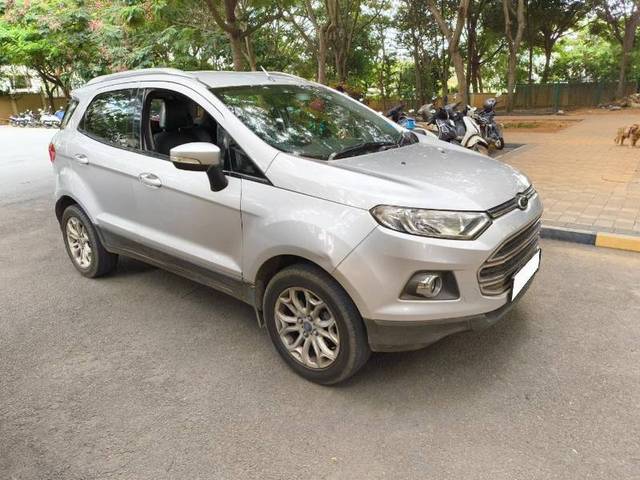 https://images10.gaadi.com/usedgaadi-sellcar/UsedCar/f5b92af8a/ec6e95a3-d2c0-4a8b-a886-f9c6b06c70e3.jpg?imwidth=6400