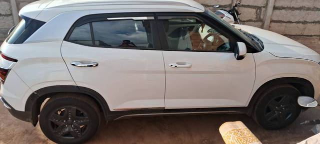 https://images10.gaadi.com/usedgaadi-sellcar/UsedCar/f5b93366a/d71c7884-42e1-41a2-a2ce-deb89dba66bf.jpg?imwidth=6401
