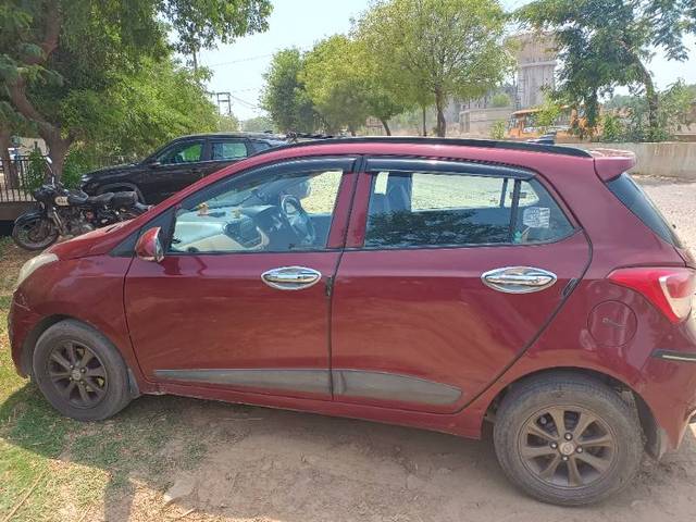 https://images10.gaadi.com/usedgaadi-sellcar/UsedCar/f5b96b1a-4843-4a39-944e-b4d3b480a2ee/da572775-0f00-4b48-8023-320607ad2b0b.jpg?imwidth=6402