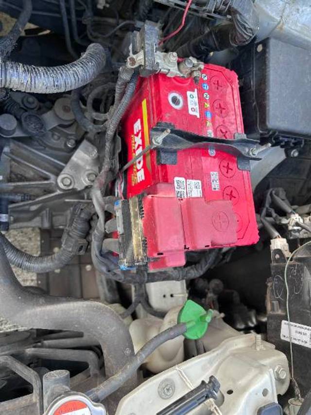 https://images10.gaadi.com/usedgaadi-sellcar/UsedCar/f5b9ca28a/77d31dac-b734-4b18-9e8f-ccf6fc1b6253.JPG?imwidth=6401
