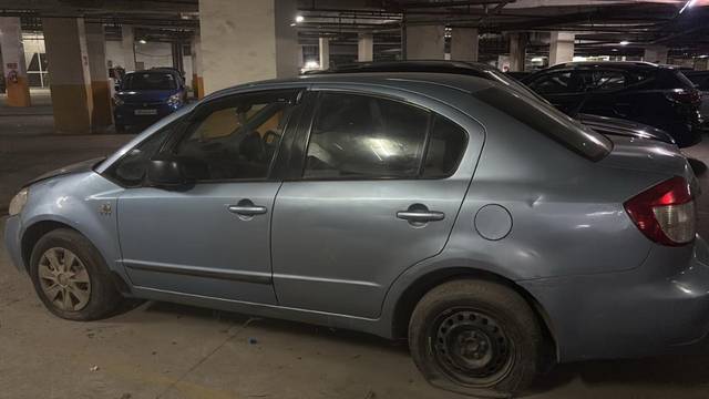 https://images10.gaadi.com/usedgaadi-sellcar/UsedCar/f5baee36a/f6153d2f-b1c3-4635-9949-16d006e67bad.jpeg?imwidth=6400