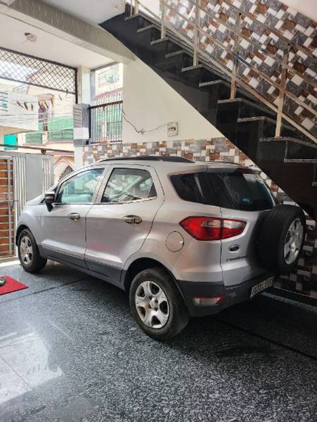 https://images10.gaadi.com/usedgaadi-sellcar/UsedCar/f5bb3be8a/1d9a81cb-9921-462a-9e31-b40f42f7759a.jpg?imwidth=6400
