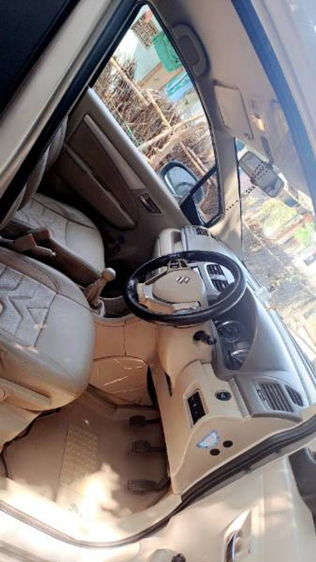 https://images10.gaadi.com/usedgaadi-sellcar/UsedCar/f5bb4a81a/5412b342-3453-484d-953c-a84ee05f61ec.jpg?imwidth=6402