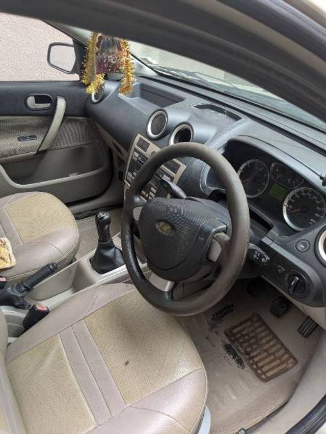 https://images10.gaadi.com/usedgaadi-sellcar/UsedCar/f5bbc3d8a/ff16b181-5c68-4a0d-83d2-bf36ffd2f31c.jpg?imwidth=6401