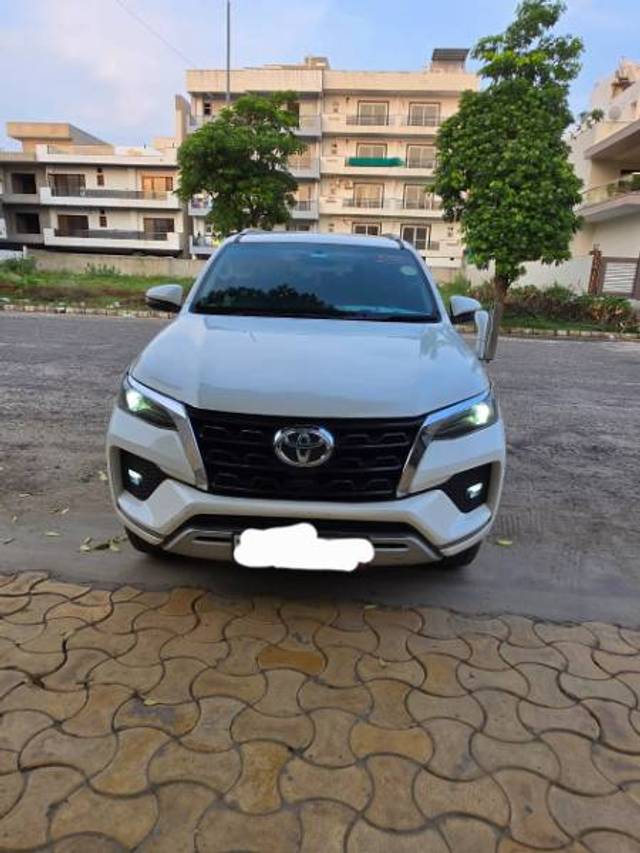 https://images10.gaadi.com/usedgaadi-sellcar/UsedCar/f5bbd05da/d82edda8-18df-40b0-a077-c0ff5d718a19.jpg?imwidth=6400