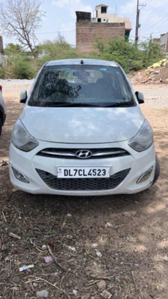 https://images10.gaadi.com/usedgaadi-sellcar/UsedCar/f5bbee5ba/07ad016d-5aba-4115-ae4f-465cd6c6d1cd.jpeg?imwidth=6400