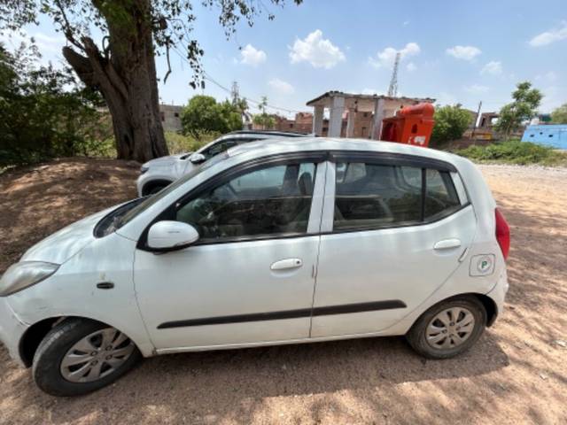 https://images10.gaadi.com/usedgaadi-sellcar/UsedCar/f5bbee5ba/fbec72c1-39f8-4280-8b27-e660185c0b07.jpeg?imwidth=6401