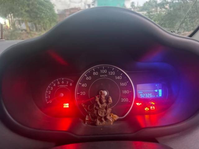 https://images10.gaadi.com/usedgaadi-sellcar/UsedCar/f5bbee5ba/ffb251b9-7bbd-488f-b92d-74d86354f423.jpeg?imwidth=6402