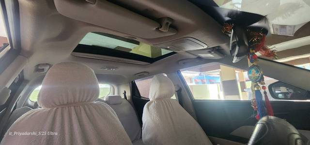 https://images10.gaadi.com/usedgaadi-sellcar/UsedCar/f5bbf7bda/3ad9fb4b-e199-4419-b298-3dcee94ba5fd.jpg?imwidth=6401