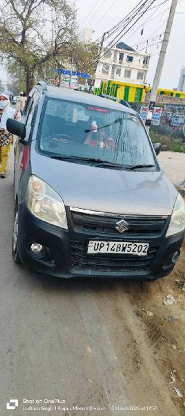 https://images10.gaadi.com/usedgaadi-sellcar/UsedCar/f5bc43dda/b3614468-1806-43be-842c-80114fcf276a.jpg?imwidth=6400