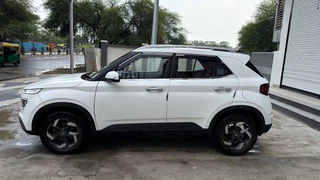https://images10.gaadi.com/usedgaadi-sellcar/UsedCar/f5bc6591a/ff7883c7-b2be-4bad-b573-d8f0e76a880e.jpeg?imwidth=6402