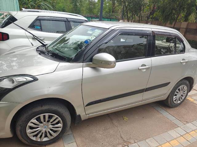 https://images10.gaadi.com/usedgaadi-sellcar/UsedCar/f5bce95ba/6a7e821c-6552-4477-b366-1f7fb8f6f60c.jpg?imwidth=6400