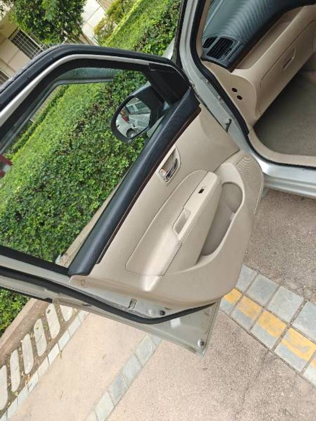 https://images10.gaadi.com/usedgaadi-sellcar/UsedCar/f5bce95ba/96be03f9-6c02-4745-803e-dd99218a4146.jpg?imwidth=6402