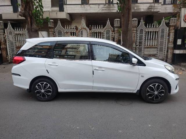 https://images10.gaadi.com/usedgaadi-sellcar/UsedCar/f5bcf298a/4ee2d1f9-d99a-4f56-ab1e-7f190c4fc5f4.jpg?imwidth=6401