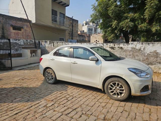 https://images10.gaadi.com/usedgaadi-sellcar/UsedCar/f5bcf661a/a3c382df-8ca4-4472-8c85-946eb48aed53.jpeg?imwidth=6400