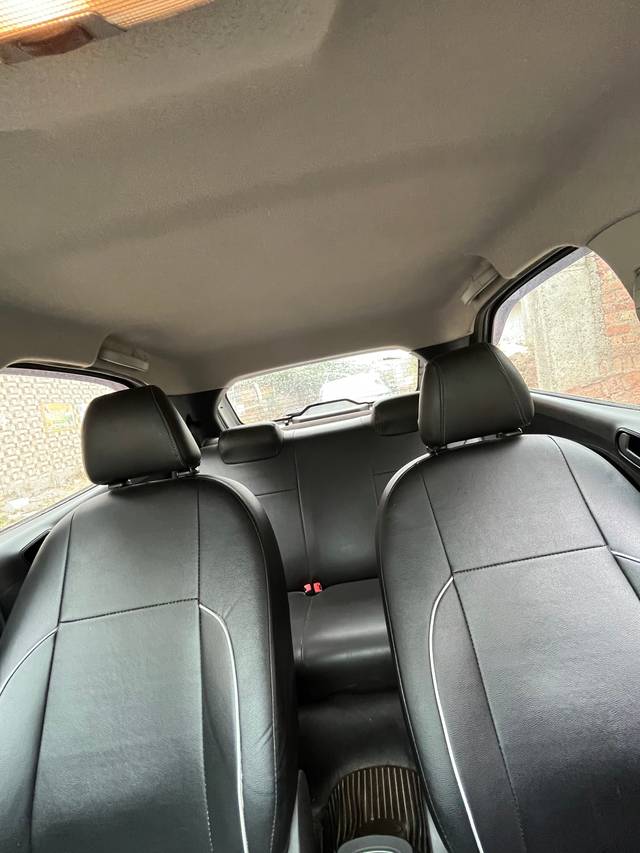 https://images10.gaadi.com/usedgaadi-sellcar/UsedCar/f5bd1377a/f4fc7ec0-71d5-4afb-986d-b8bfd5fd82c5.jpeg?imwidth=6402