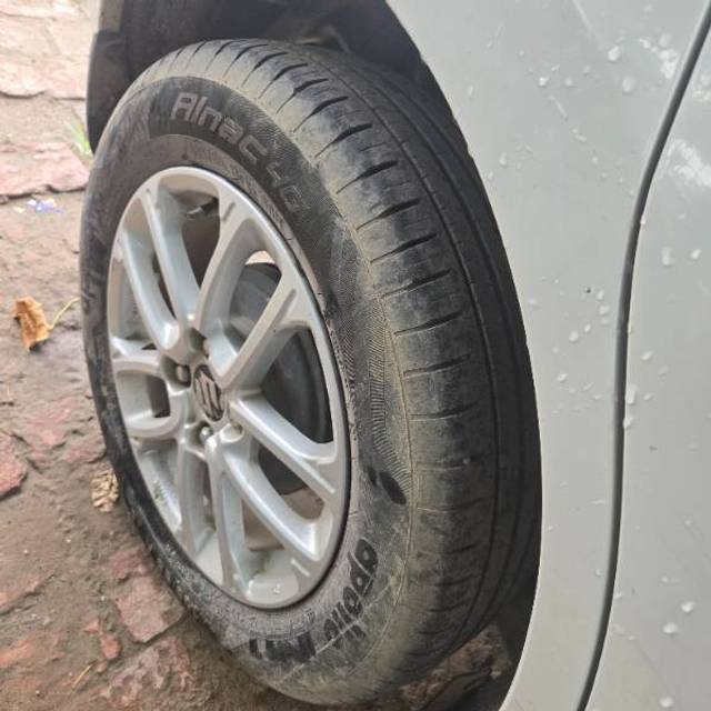 https://images10.gaadi.com/usedgaadi-sellcar/UsedCar/f5bd4287a/b032c7bf-d21a-46d5-adbc-dc82f757b045.jpg?imwidth=6402