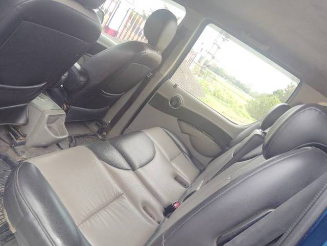 https://images10.gaadi.com/usedgaadi-sellcar/UsedCar/f5bd62bea/22b4ddcb-33df-401b-b0e2-beb1ec4ddd35.jpg?imwidth=6402