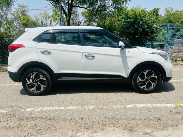 https://images10.gaadi.com/usedgaadi-sellcar/UsedCar/f5bd8e42a/9814b3f9-ccc4-4300-87fc-b259f9b30490.jpeg?imwidth=6401