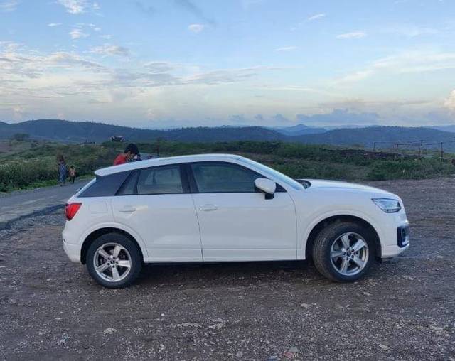 https://images10.gaadi.com/usedgaadi-sellcar/UsedCar/f5bdfd03a/40bf482e-cfc6-44df-91be-2216d4b9ceb3.jpeg?imwidth=6401
