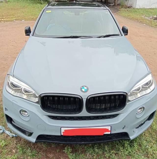 https://images10.gaadi.com/usedgaadi-sellcar/UsedCar/f5be38bfa/e5cc4891-0a95-42e0-9415-55ab120b3e70.jpg?imwidth=6400