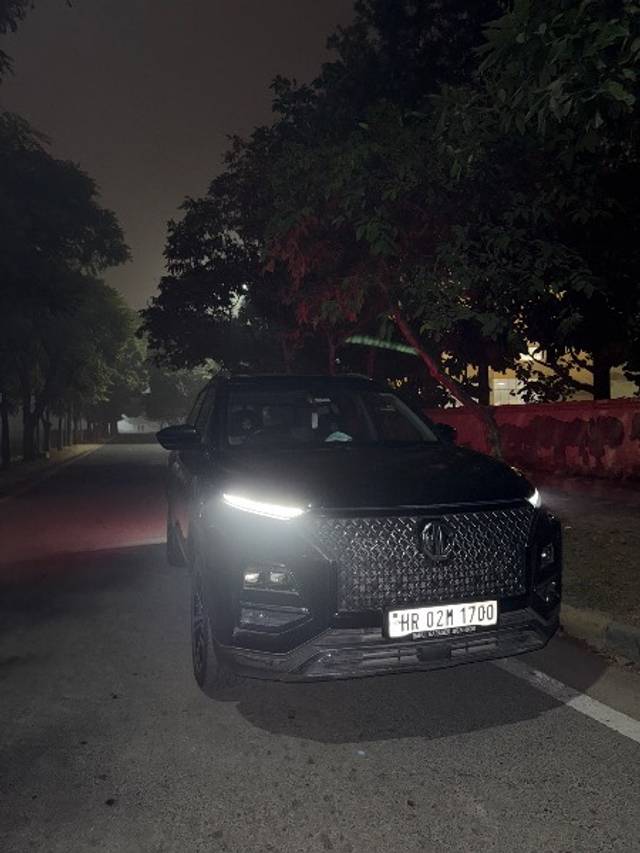 https://images10.gaadi.com/usedgaadi-sellcar/UsedCar/f5beb65ea/b25dd21a-9f5b-40dd-bcd6-9a2c142633d5.jpeg?imwidth=6402
