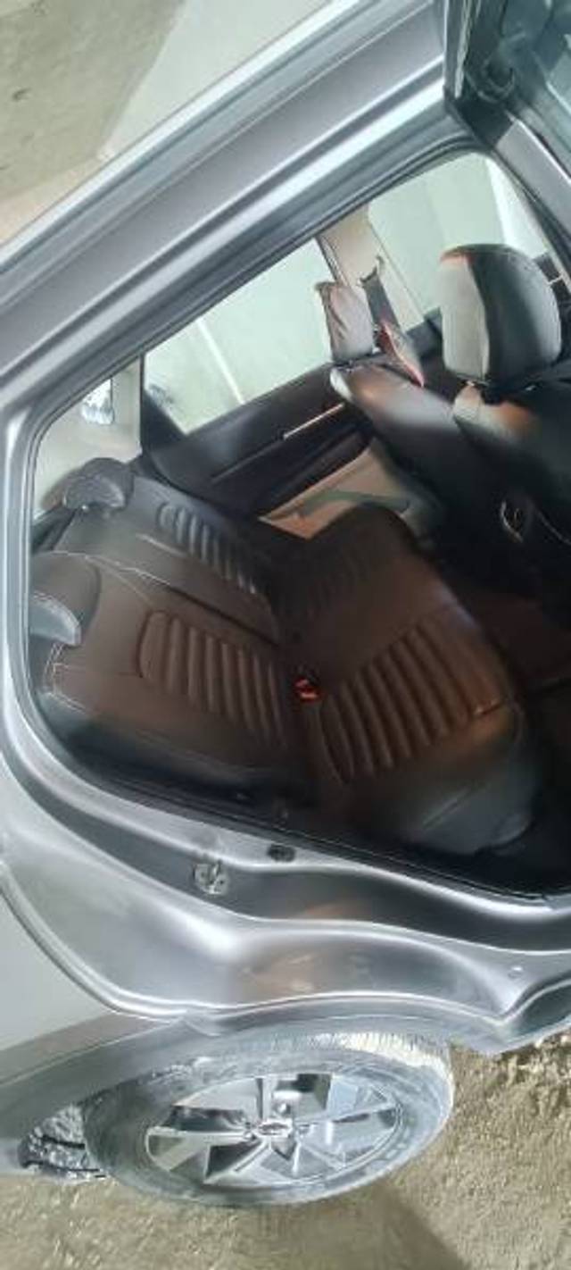https://images10.gaadi.com/usedgaadi-sellcar/UsedCar/f5bf3115a/9106e6c4-1c2c-4613-8625-3fd895760b86.jpg?imwidth=6400