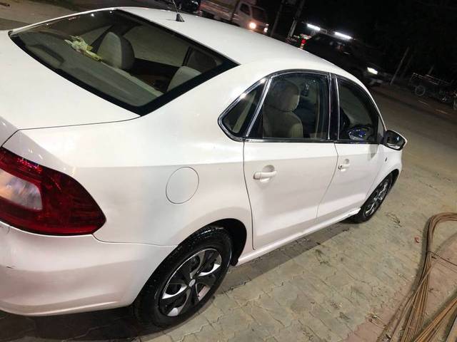 https://images10.gaadi.com/usedgaadi-sellcar/UsedCar/f5bf72a5-9e91-4cf1-bc91-23794fc2eec8/5326c0d4-df76-4b1d-abae-066e57765189.jpg?imwidth=6400