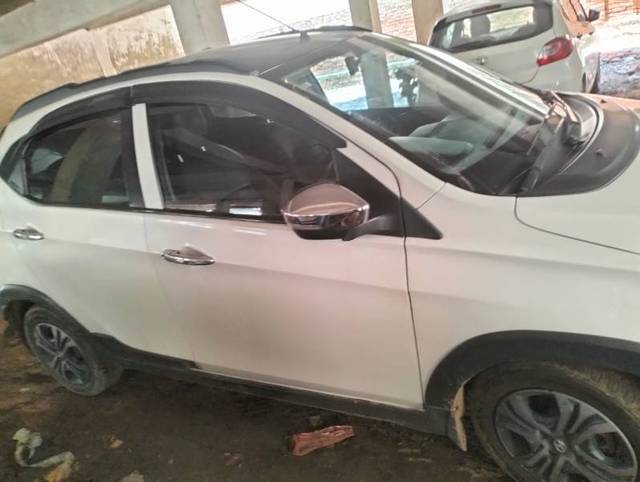 https://images10.gaadi.com/usedgaadi-sellcar/UsedCar/f5bf933da/a177c973-5e9b-4a46-bc10-7ddfae88a38a.jpg?imwidth=6400