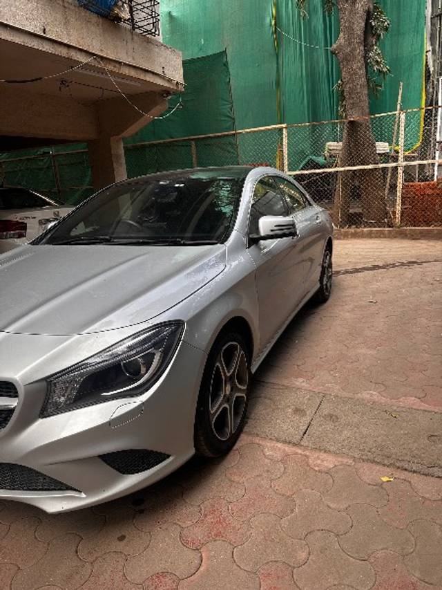 https://images10.gaadi.com/usedgaadi-sellcar/UsedCar/f5bfa94ea/a5dd3f88-d69b-4800-8884-99bececd76c9.jpeg?imwidth=6402