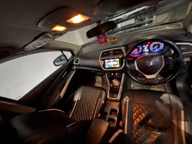 https://images10.gaadi.com/usedgaadi-sellcar/UsedCar/f5bfc42ca/6d0886be-c9ee-4306-af30-2e2de3dee251.jpeg?imwidth=6401