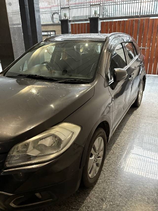 https://images10.gaadi.com/usedgaadi-sellcar/UsedCar/f5bfc42ca/9a538716-771b-4bc4-9108-1b48986efbe7.jpeg?imwidth=6402
