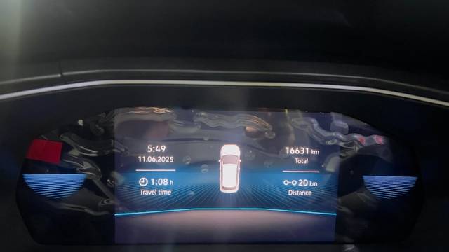 https://images10.gaadi.com/usedgaadi-sellcar/UsedCar/f5c071cfa/15473bca-29db-44ab-83e0-7f9a69492b01.jpeg?imwidth=6401