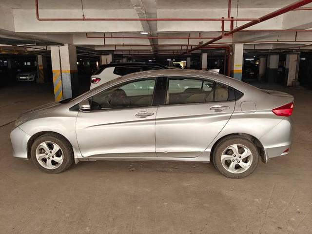 https://images10.gaadi.com/usedgaadi-sellcar/UsedCar/f5c09df8a/914073eb-addb-48c9-b2a7-4a51f7bcef02.jpg?imwidth=6402