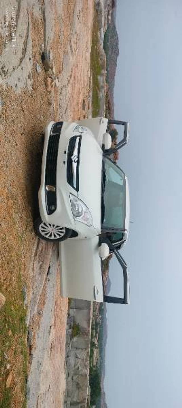 https://images10.gaadi.com/usedgaadi-sellcar/UsedCar/f5c0dd0aa/f905a210-5df0-4b92-abdf-ba3c8379d20e.jpg?imwidth=6400