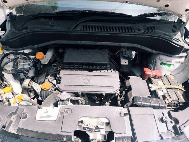 https://images10.gaadi.com/usedgaadi-sellcar/UsedCar/f5c10b28a/c1da8657-1cb0-4534-a77c-45a02f2881f5.jpg?imwidth=6402